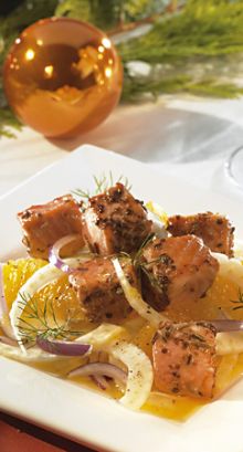 Fenchel-Orangen-Salat mit gebratenen Lachswürfeln